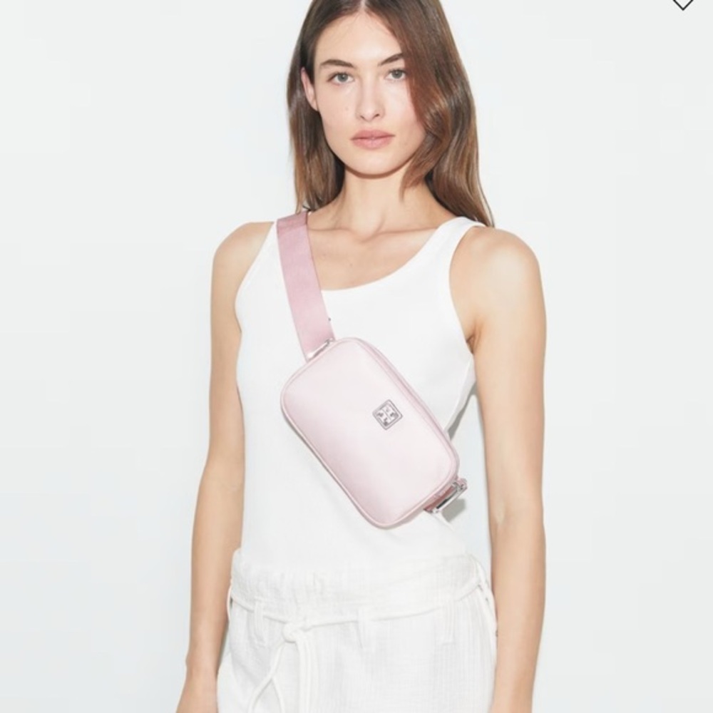 TORY BURCH • Virginia Pink Belt Bag